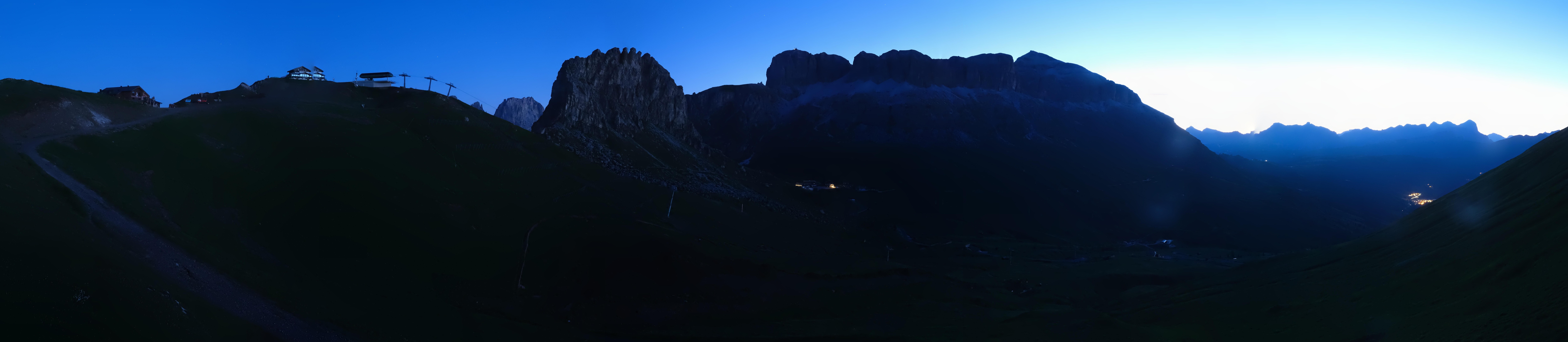 Archiv Foto Webcam Fassatal Panorama - Pordoi Pass