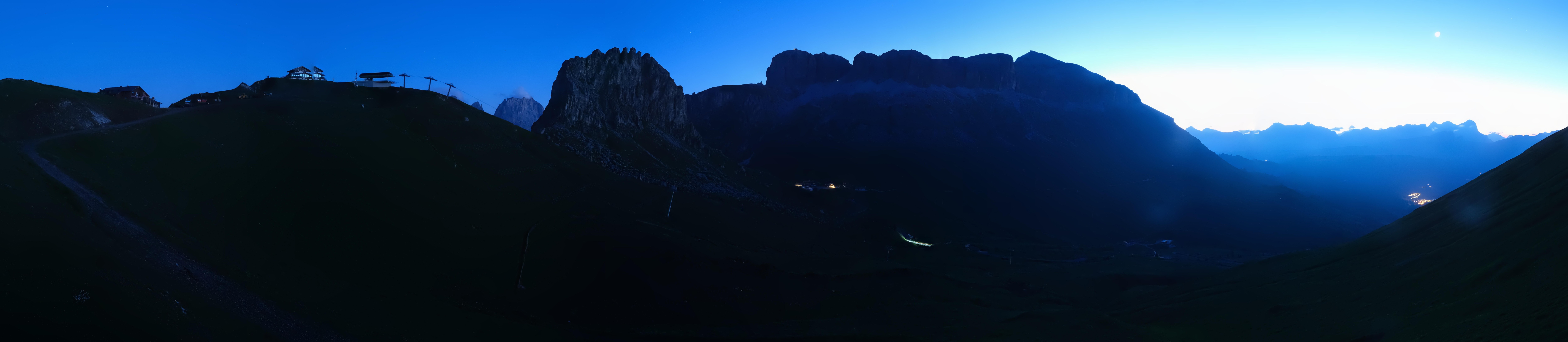 Archiv Foto Webcam Fassatal Panorama - Pordoi Pass
