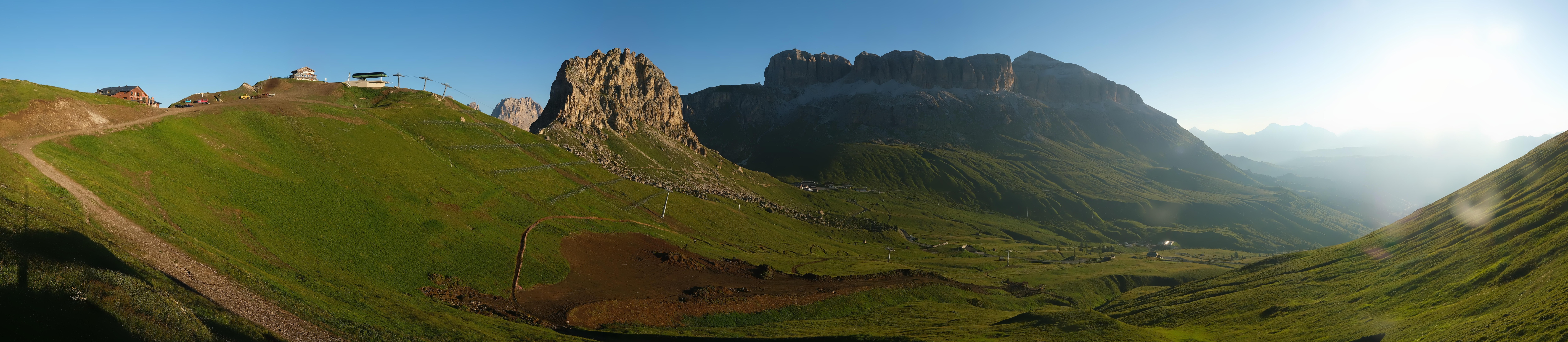 Archiv Foto Webcam Fassatal Panorama - Pordoi Pass