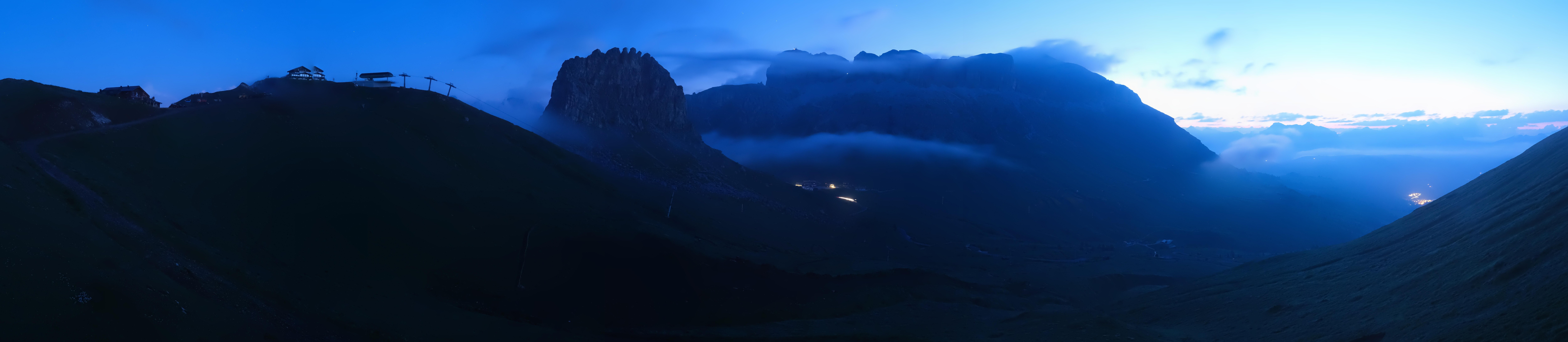 Archiv Foto Webcam Fassatal Panorama - Pordoi Pass