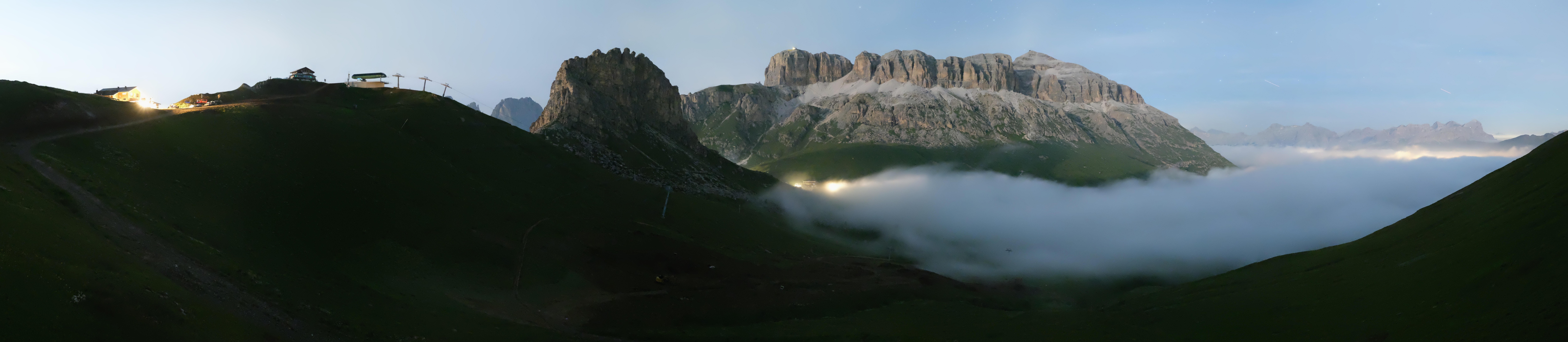 Archiv Foto Webcam Fassatal Panorama - Pordoi Pass