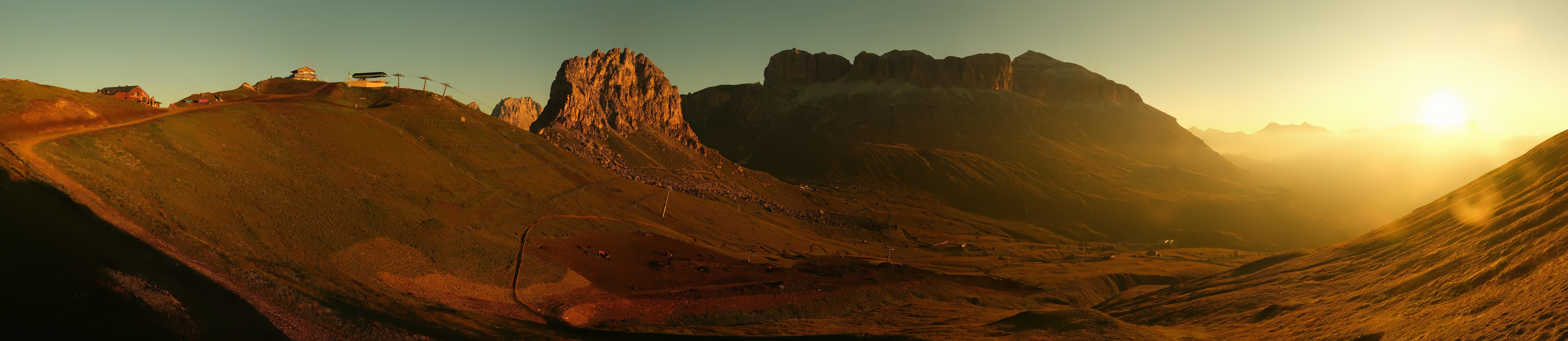 Archiv Foto Webcam Fassatal Panorama - Pordoi Pass