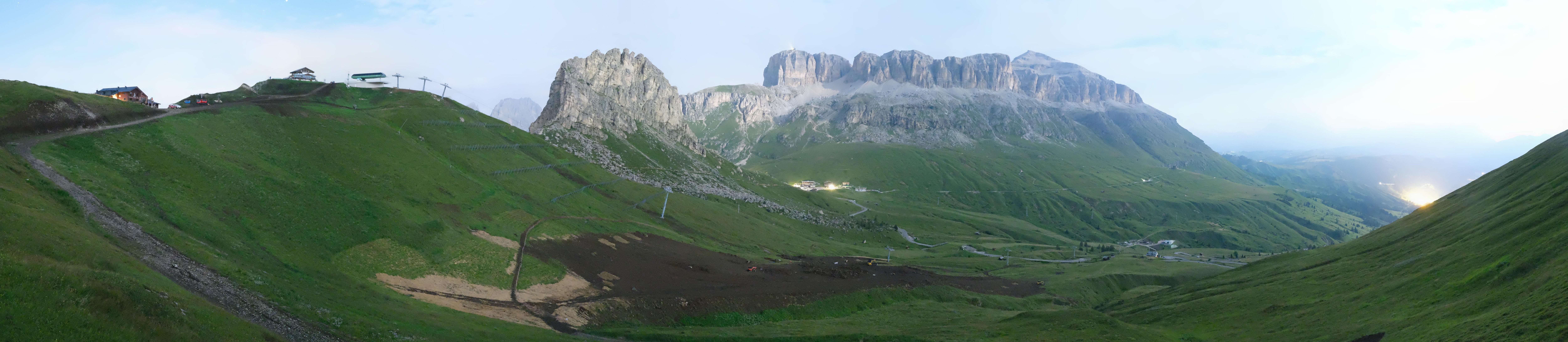 Archiv Foto Webcam Fassatal Panorama - Pordoi Pass