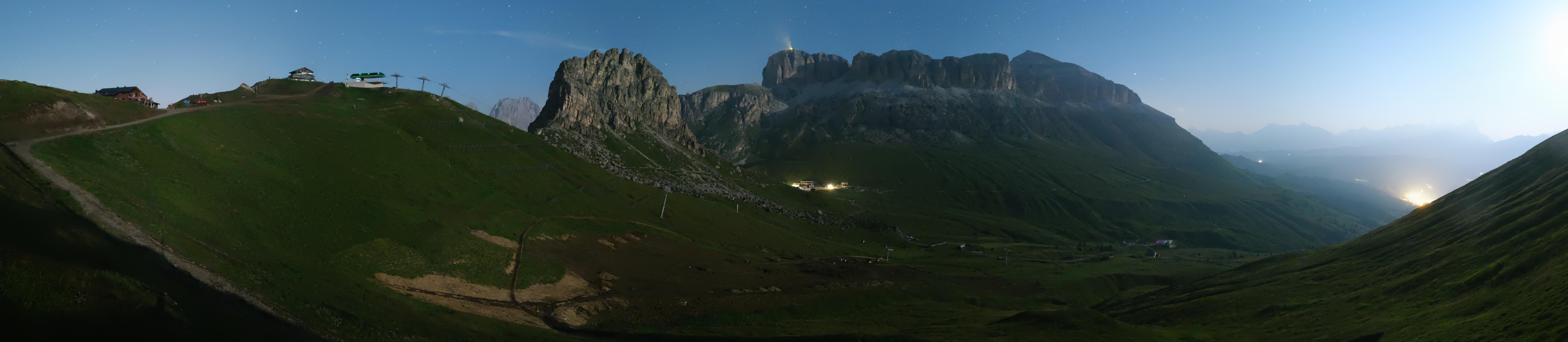 Archiv Foto Webcam Fassatal Panorama - Pordoi Pass