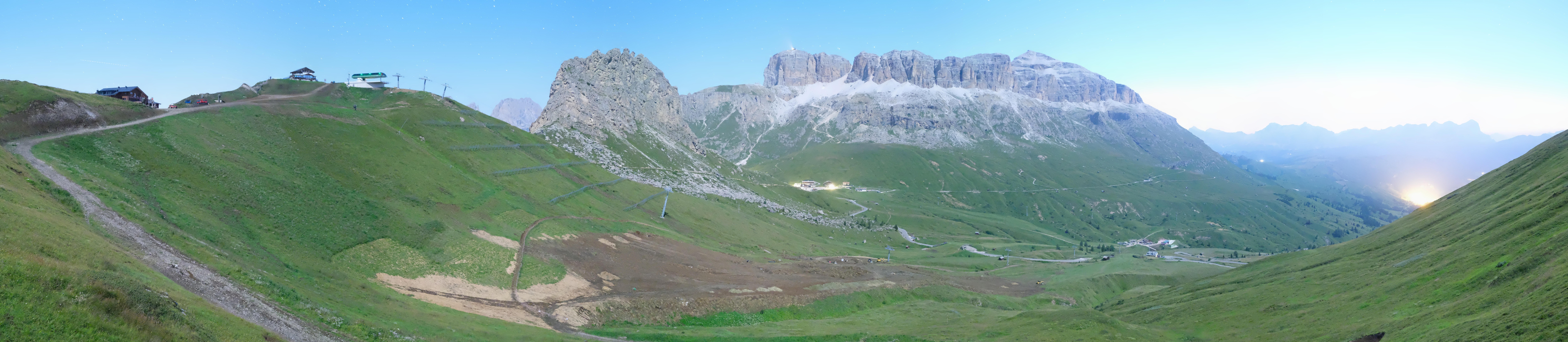 Archiv Foto Webcam Fassatal Panorama - Pordoi Pass