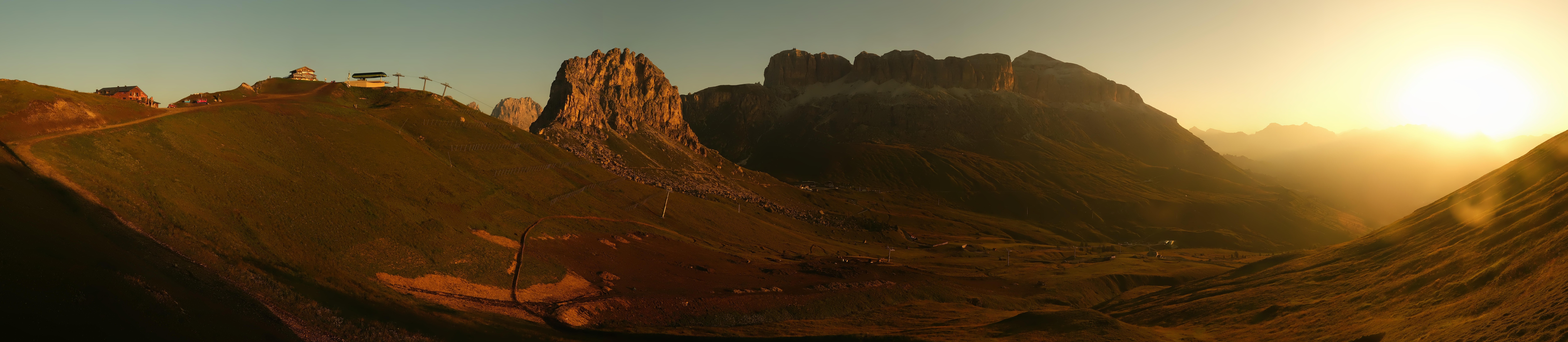 Archiv Foto Webcam Fassatal Panorama - Pordoi Pass
