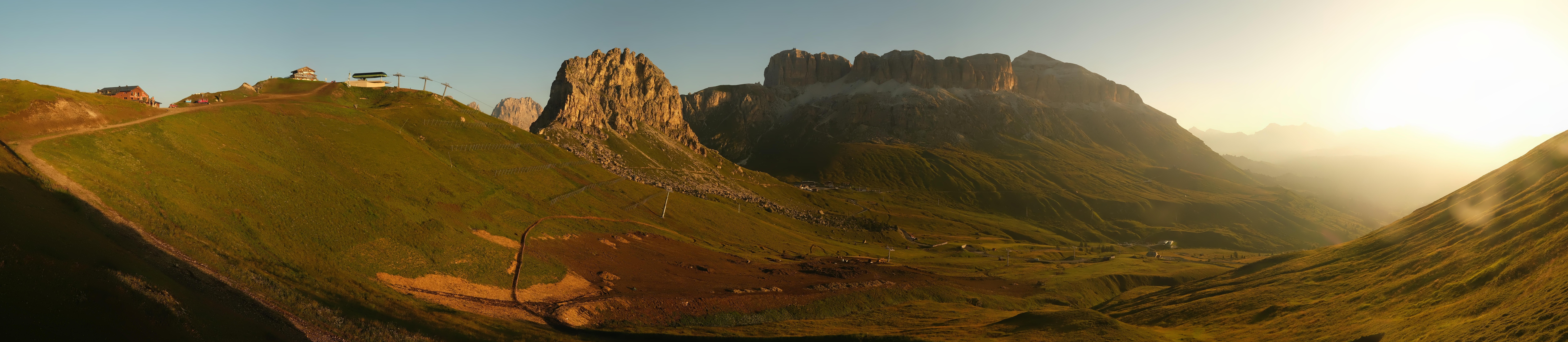 Archiv Foto Webcam Fassatal Panorama - Pordoi Pass