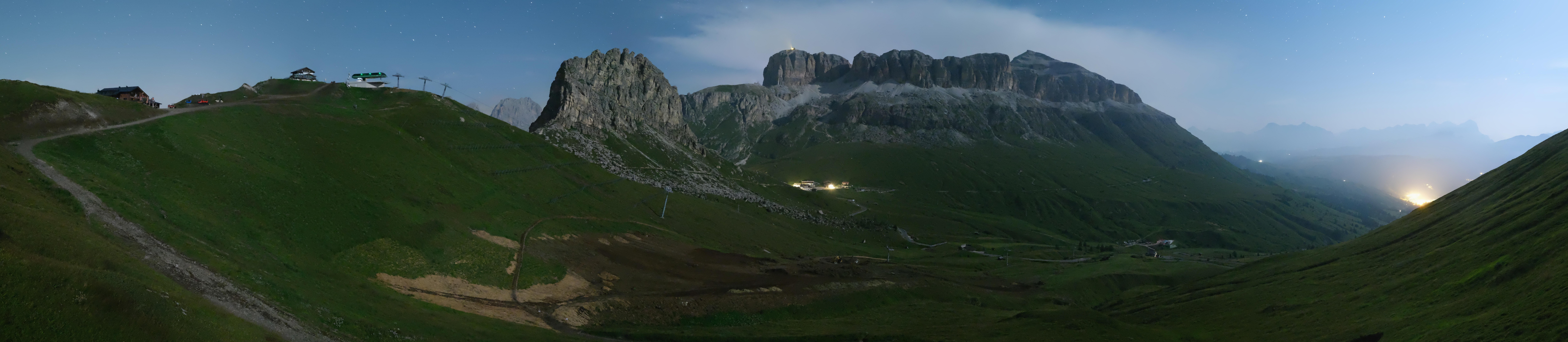 Archiv Foto Webcam Fassatal Panorama - Pordoi Pass