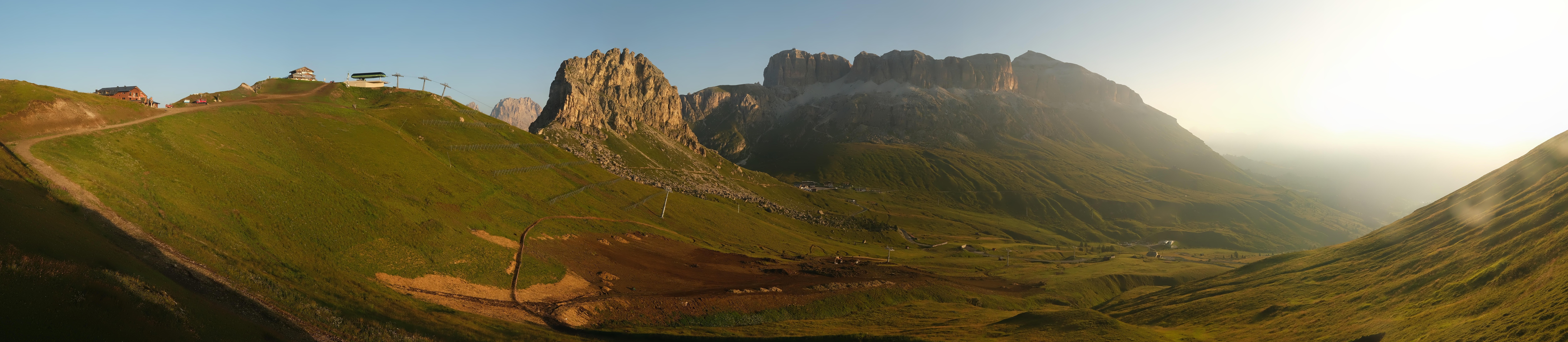 Archiv Foto Webcam Fassatal Panorama - Pordoi Pass