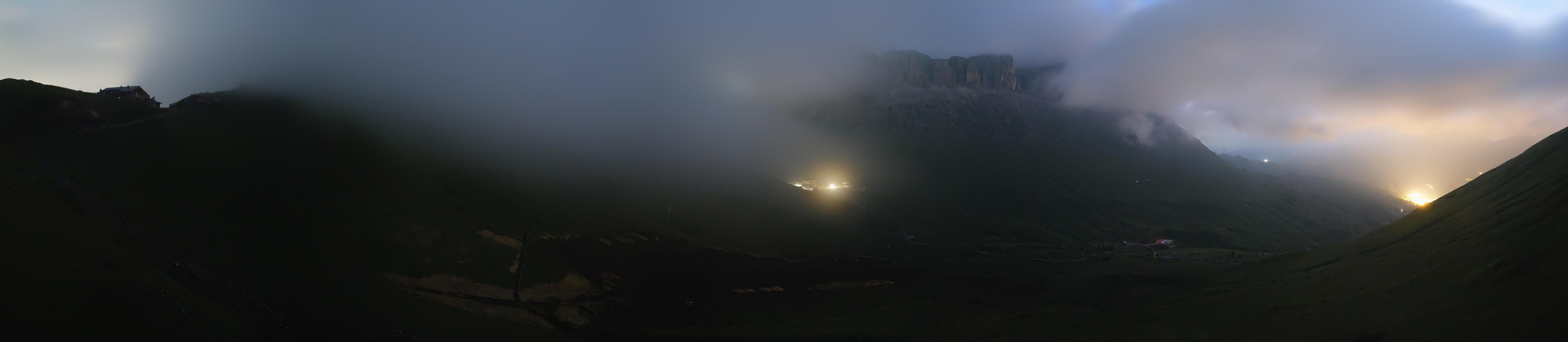 Archiv Foto Webcam Fassatal Panorama - Pordoi Pass