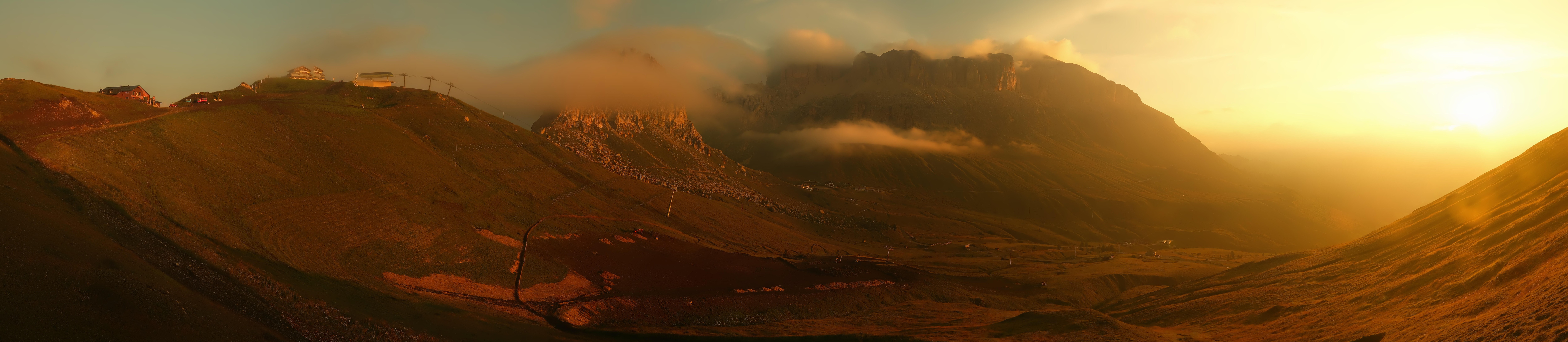 Archiv Foto Webcam Fassatal Panorama - Pordoi Pass