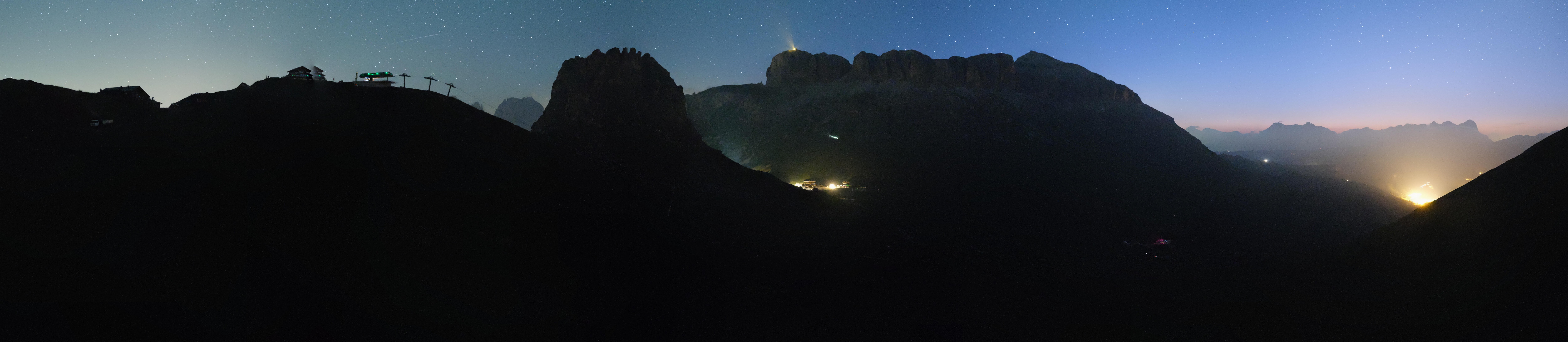 Archiv Foto Webcam Fassatal Panorama - Pordoi Pass