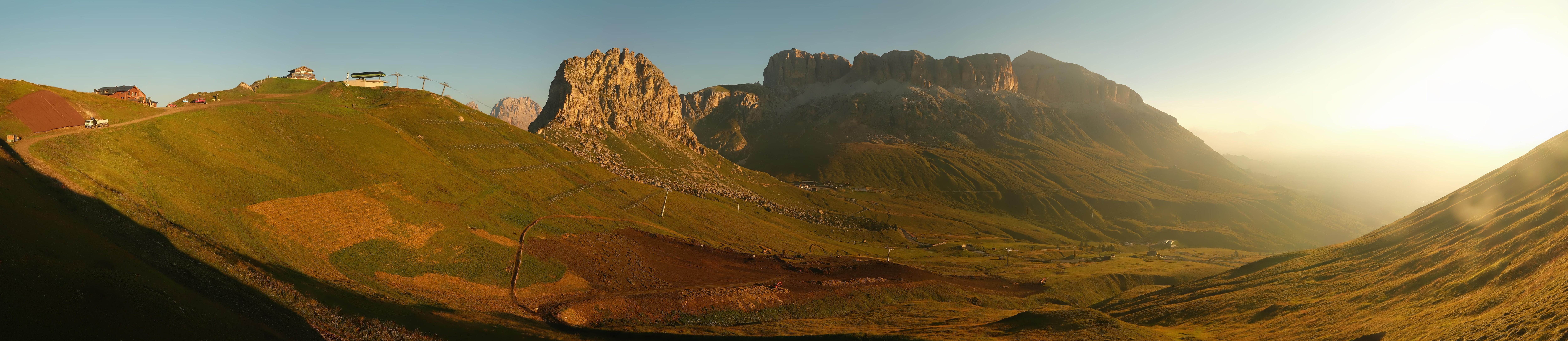 Archiv Foto Webcam Fassatal Panorama - Pordoi Pass