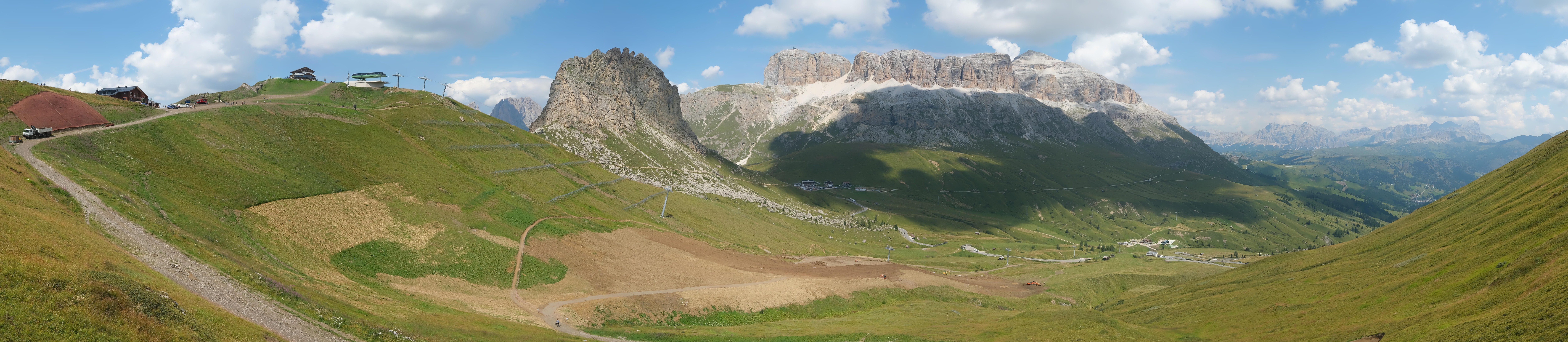 Archiv Foto Webcam Fassatal Panorama - Pordoi Pass