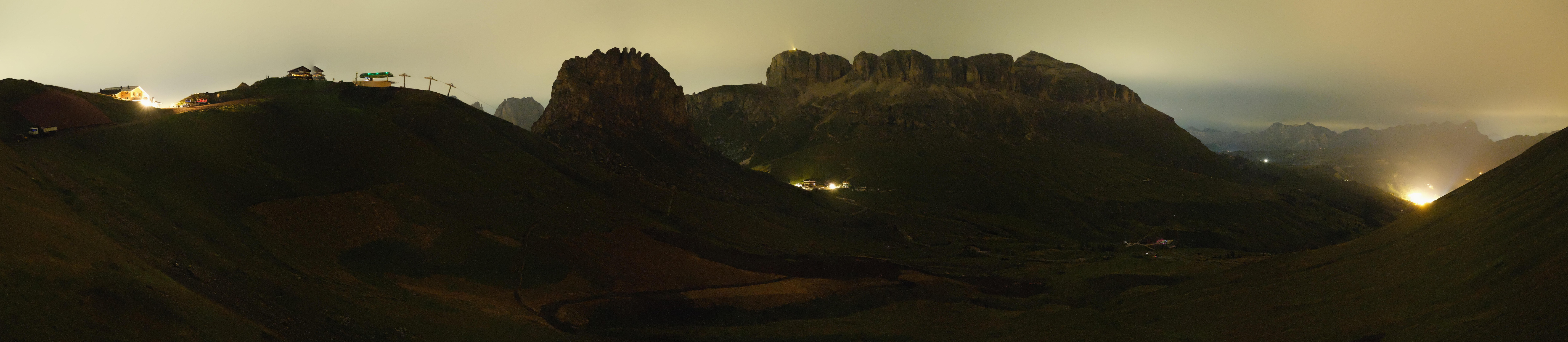 Archiv Foto Webcam Fassatal Panorama - Pordoi Pass