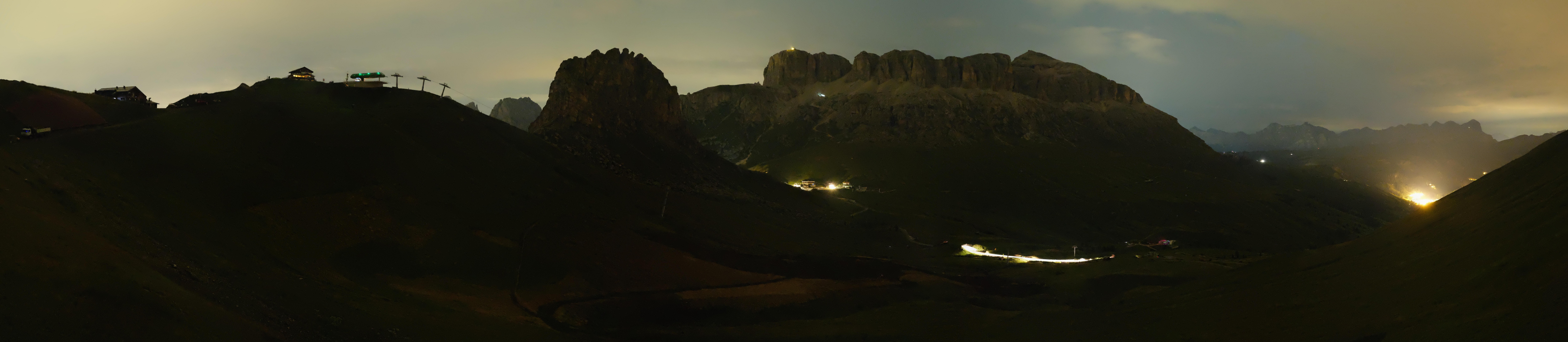 Archiv Foto Webcam Fassatal Panorama - Pordoi Pass