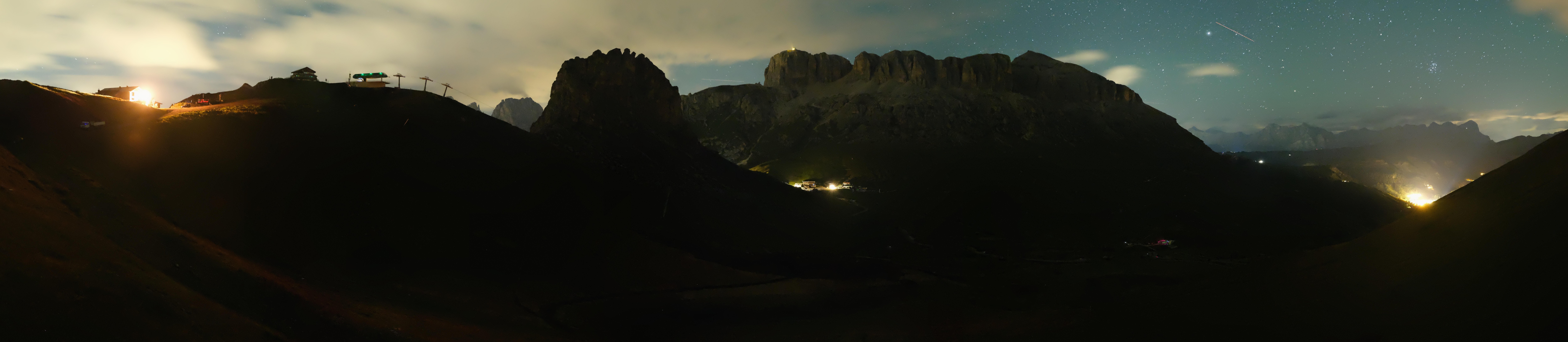 Archiv Foto Webcam Fassatal Panorama - Pordoi Pass