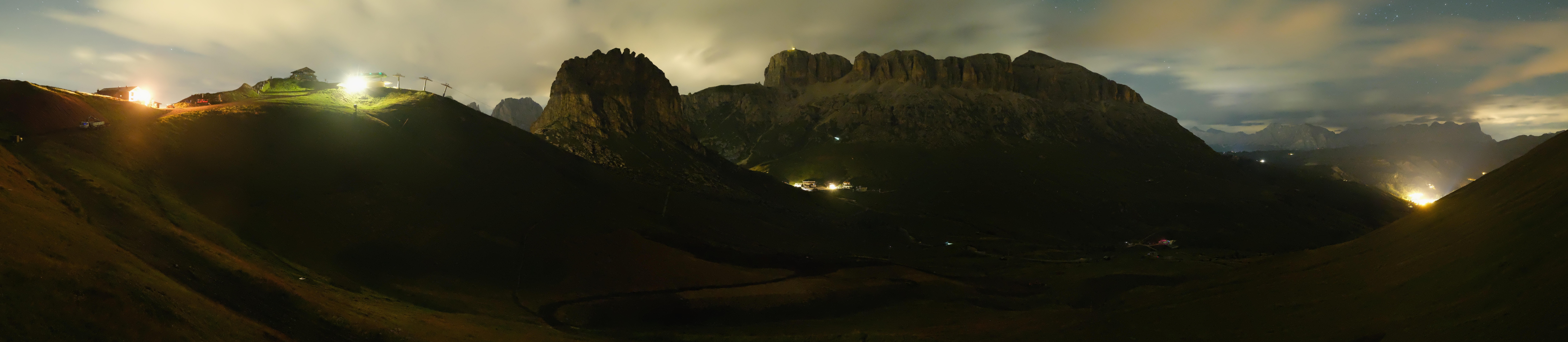 Archiv Foto Webcam Fassatal Panorama - Pordoi Pass