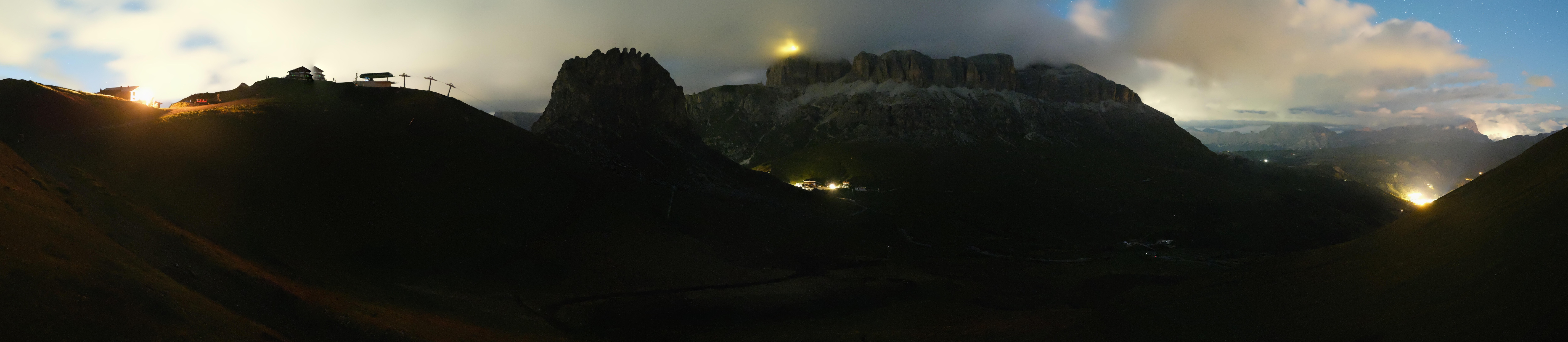 Archiv Foto Webcam Fassatal Panorama - Pordoi Pass