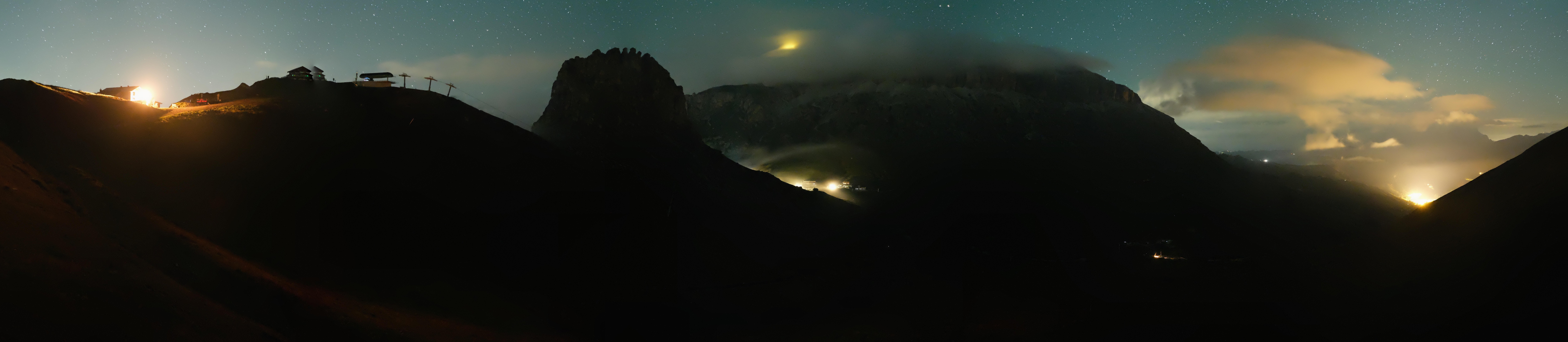 Archiv Foto Webcam Fassatal Panorama - Pordoi Pass
