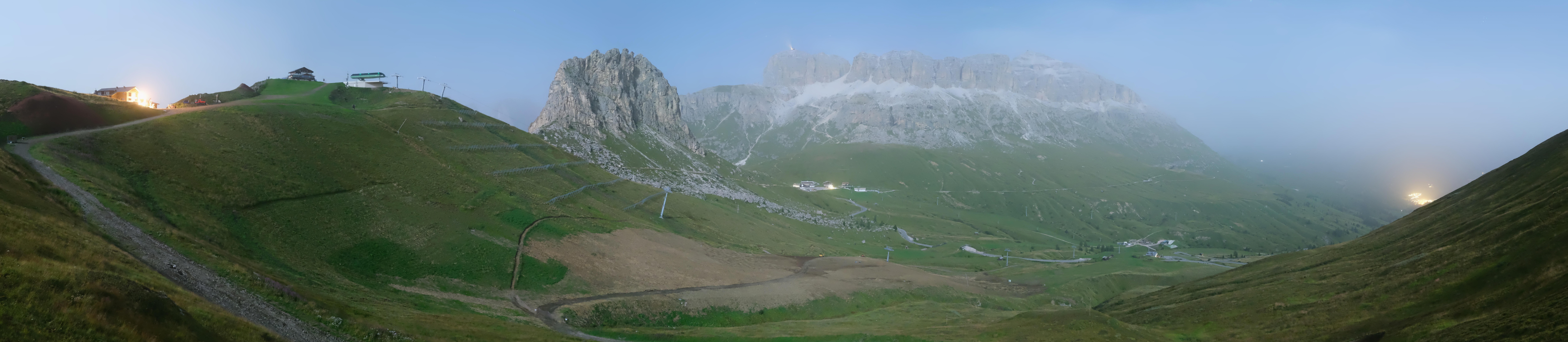 Archiv Foto Webcam Fassatal Panorama - Pordoi Pass