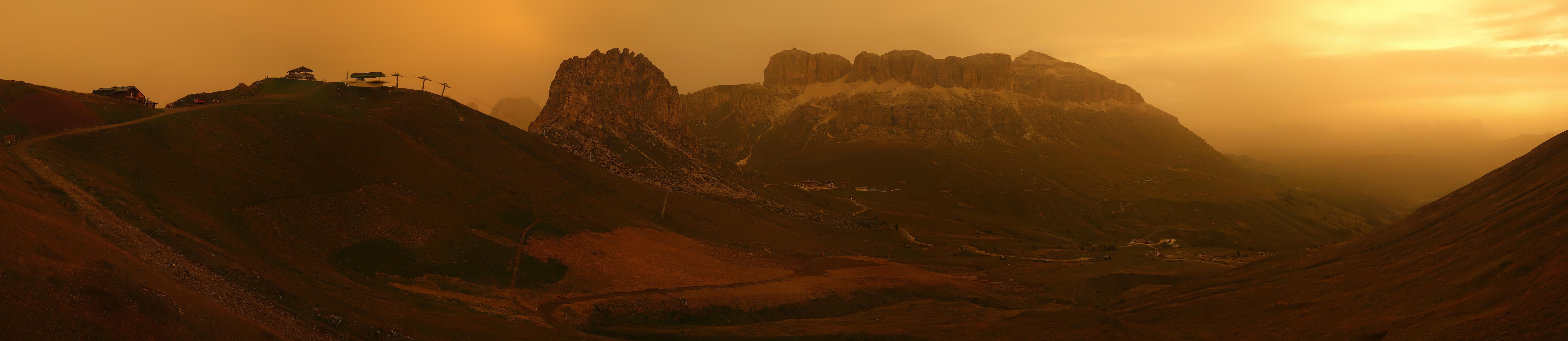 Archiv Foto Webcam Fassatal Panorama - Pordoi Pass