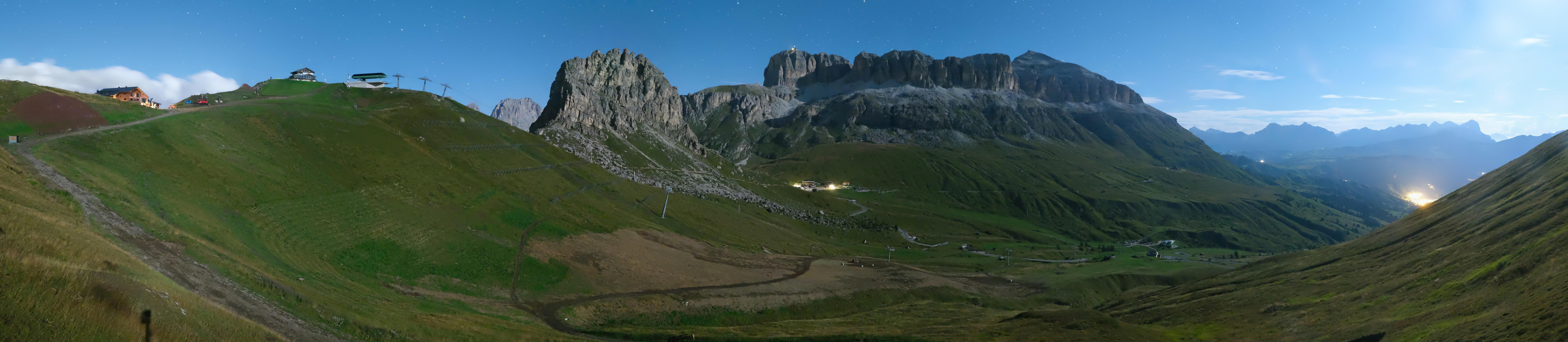 Archiv Foto Webcam Fassatal Panorama - Pordoi Pass