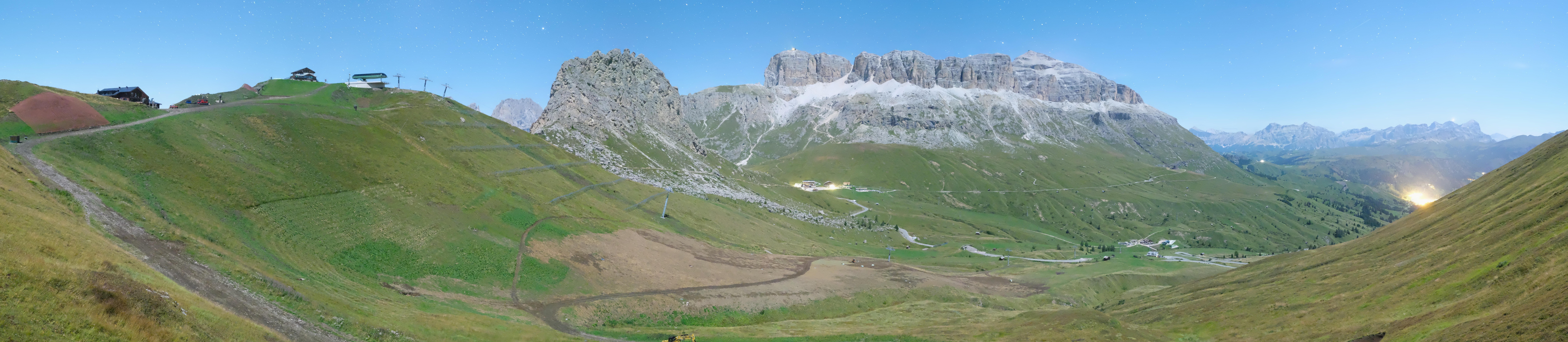 Archiv Foto Webcam Fassatal Panorama - Pordoi Pass