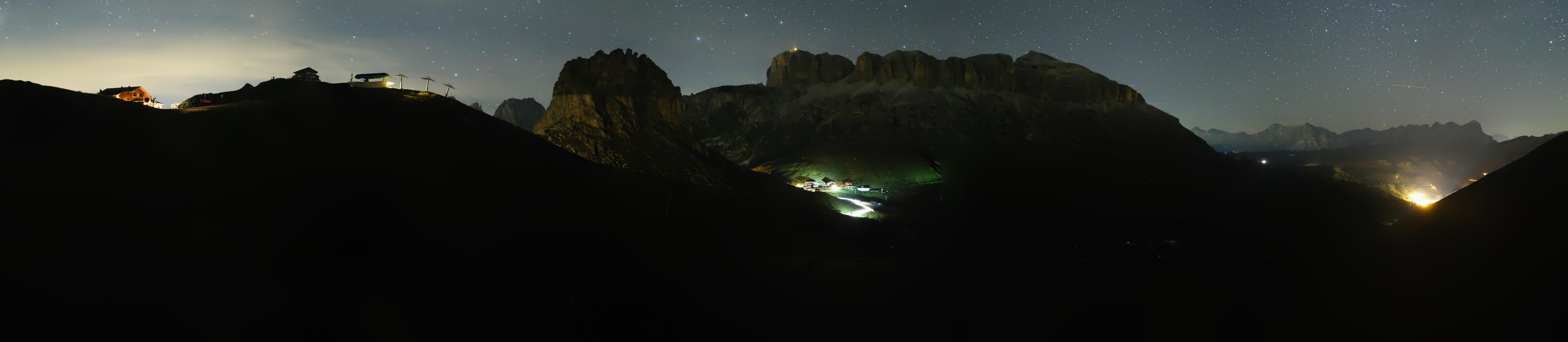 Archiv Foto Webcam Fassatal Panorama - Pordoi Pass