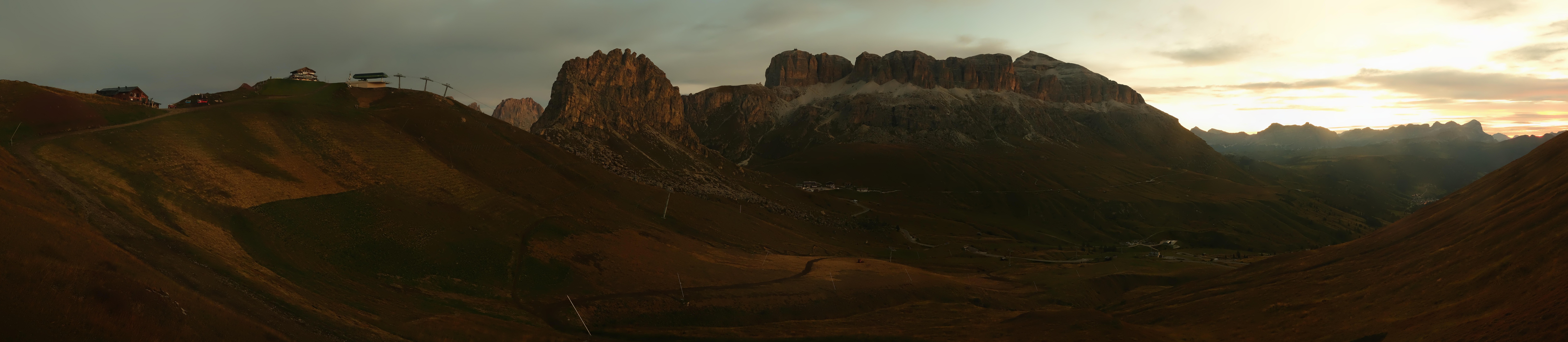Archiv Foto Webcam Fassatal Panorama - Pordoi Pass