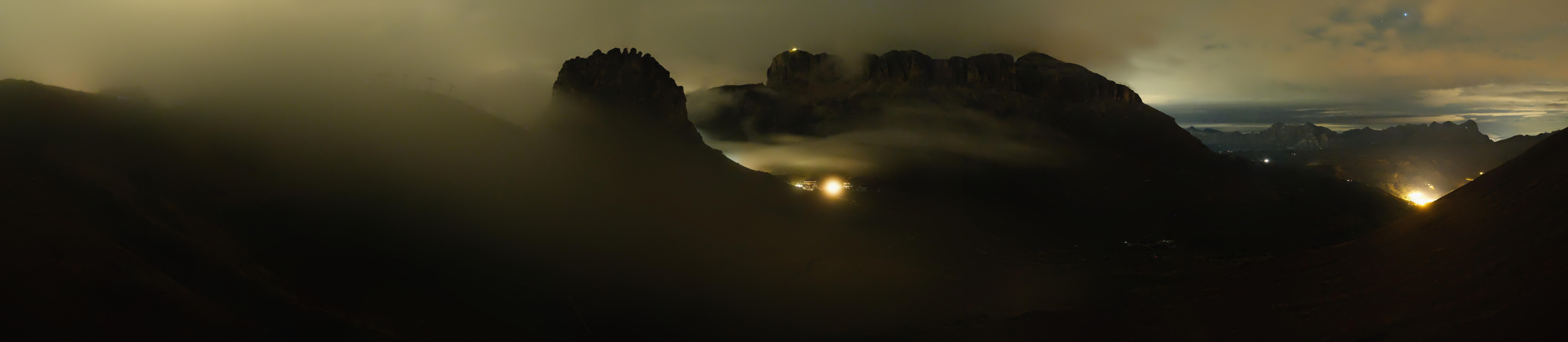 Archiv Foto Webcam Fassatal Panorama - Pordoi Pass