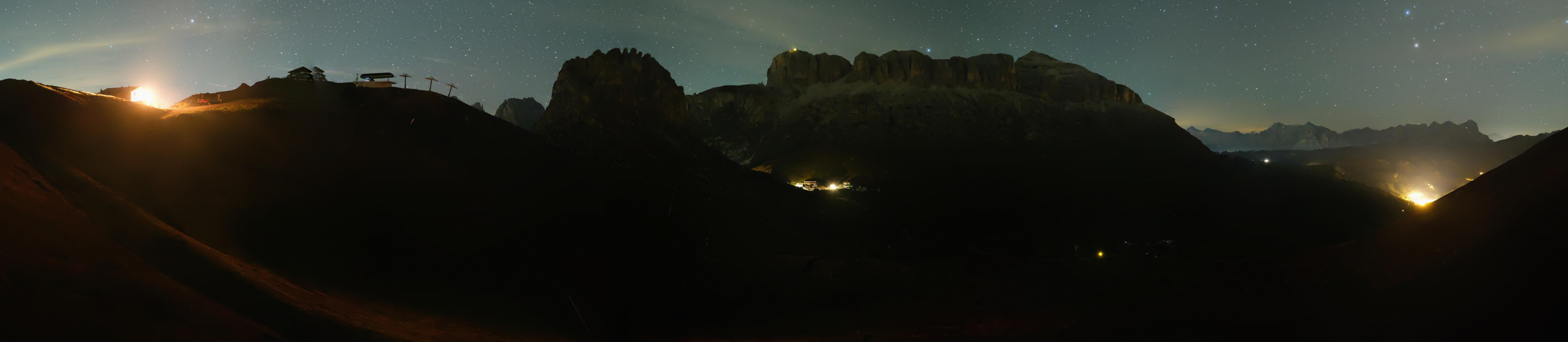 Archiv Foto Webcam Fassatal Panorama - Pordoi Pass