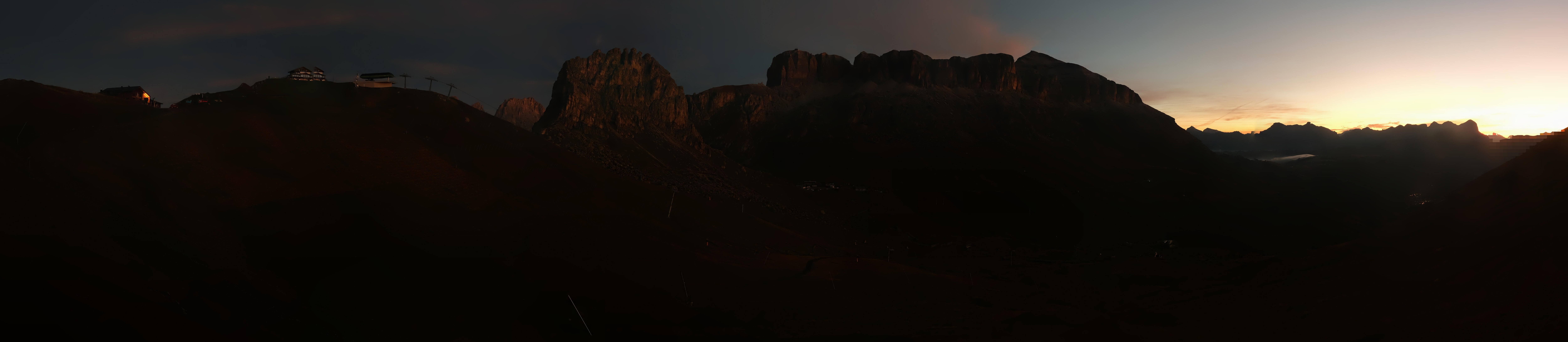 Archiv Foto Webcam Fassatal Panorama - Pordoi Pass