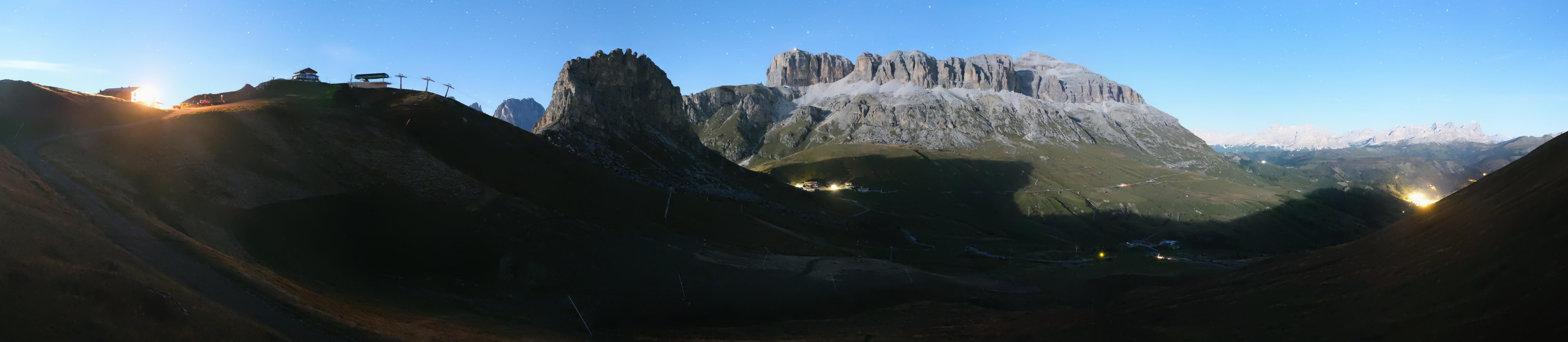 Archiv Foto Webcam Fassatal Panorama - Pordoi Pass