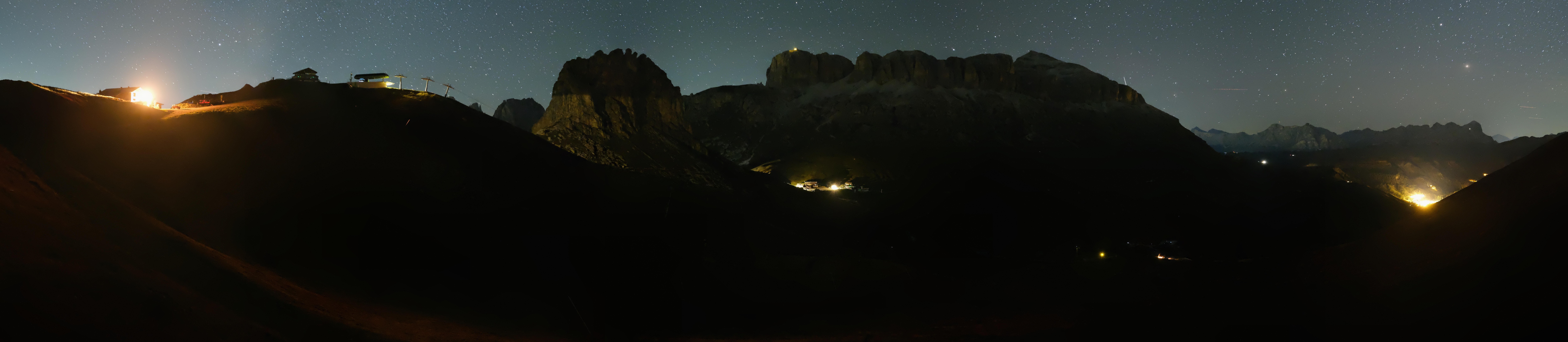 Archiv Foto Webcam Fassatal Panorama - Pordoi Pass