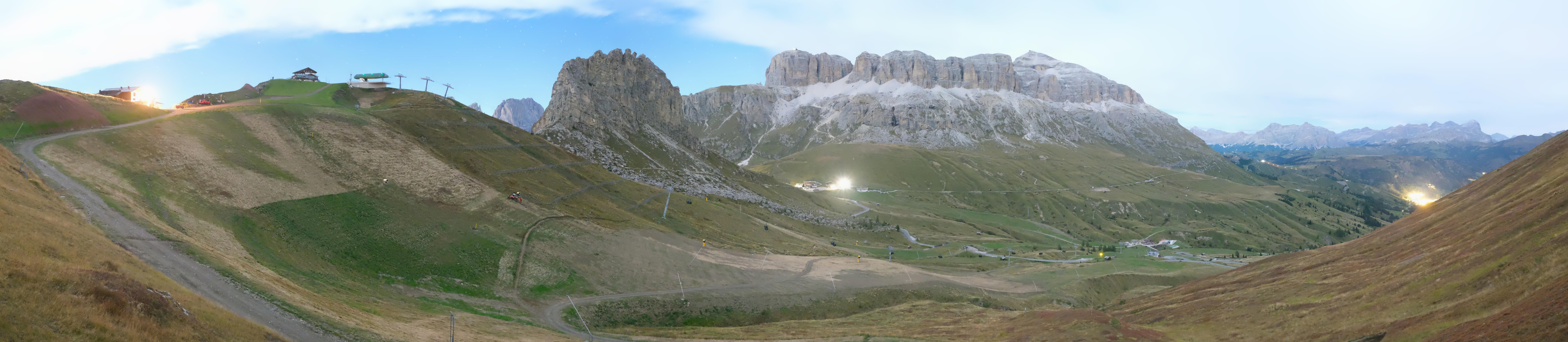 Archiv Foto Webcam Fassatal Panorama - Pordoi Pass