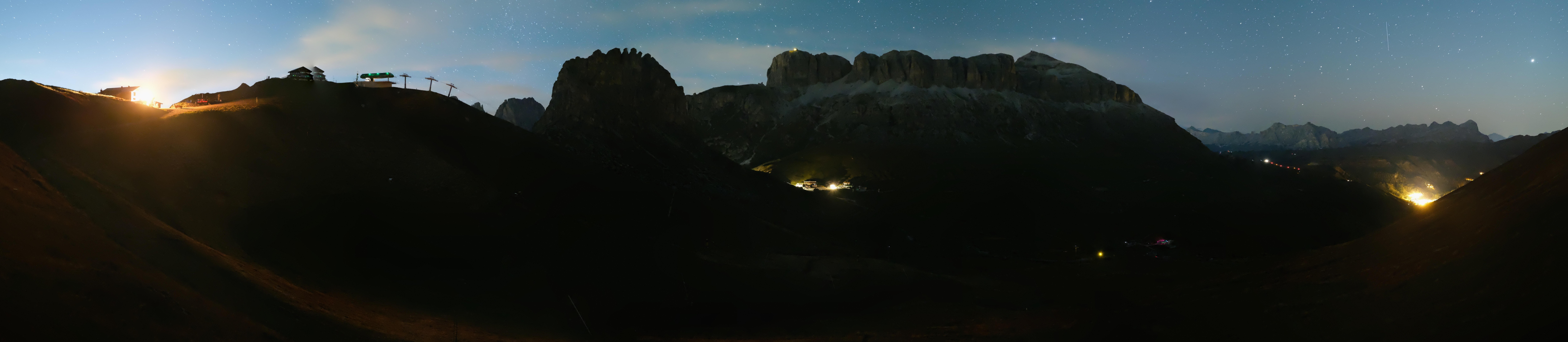 Archiv Foto Webcam Fassatal Panorama - Pordoi Pass