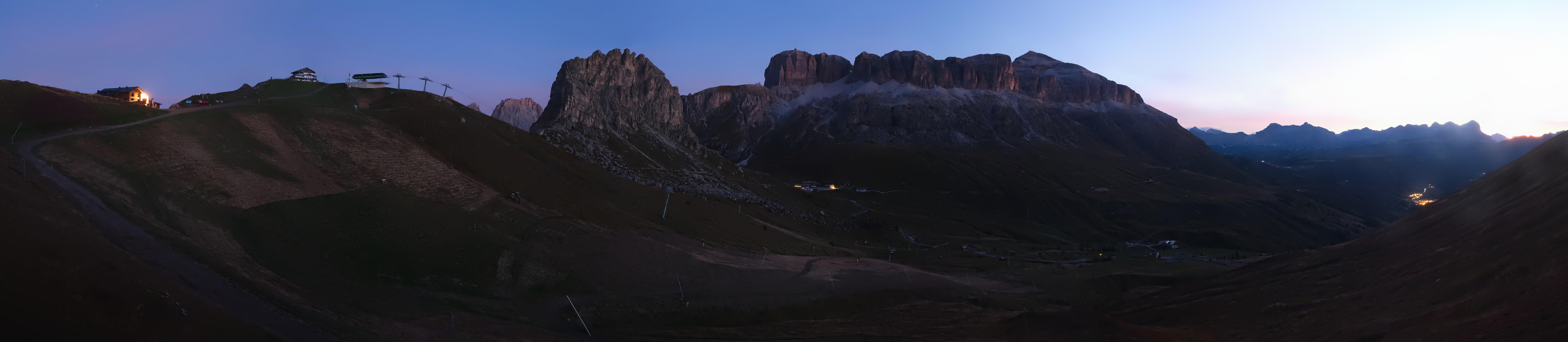 Archiv Foto Webcam Fassatal Panorama - Pordoi Pass
