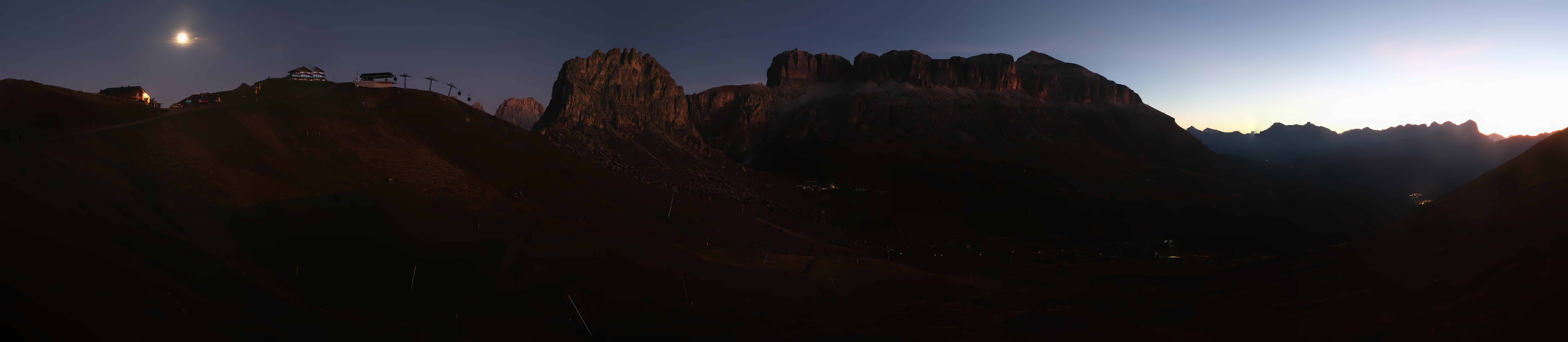 Archiv Foto Webcam Fassatal Panorama - Pordoi Pass