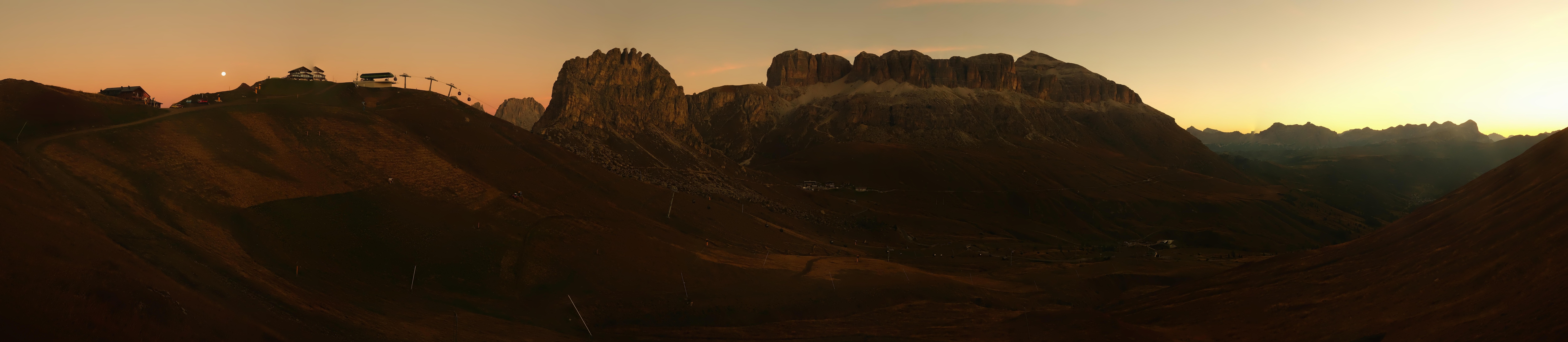 Archiv Foto Webcam Fassatal Panorama - Pordoi Pass
