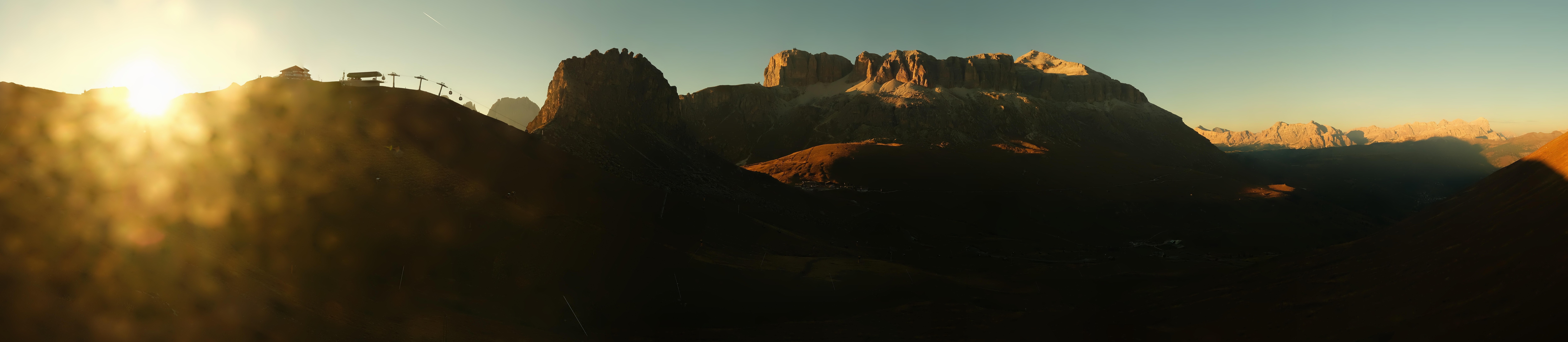 Archiv Foto Webcam Fassatal Panorama - Pordoi Pass