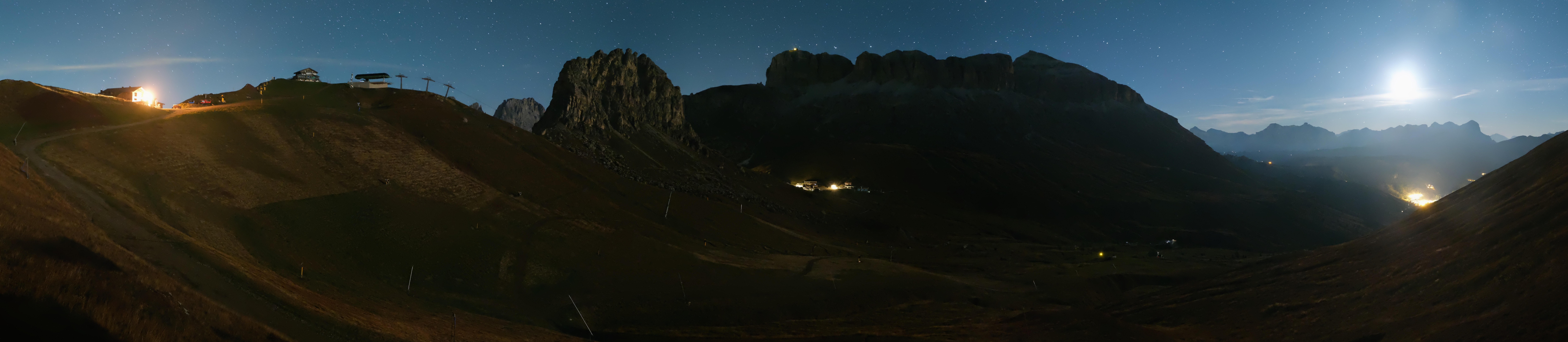 Archiv Foto Webcam Fassatal Panorama - Pordoi Pass