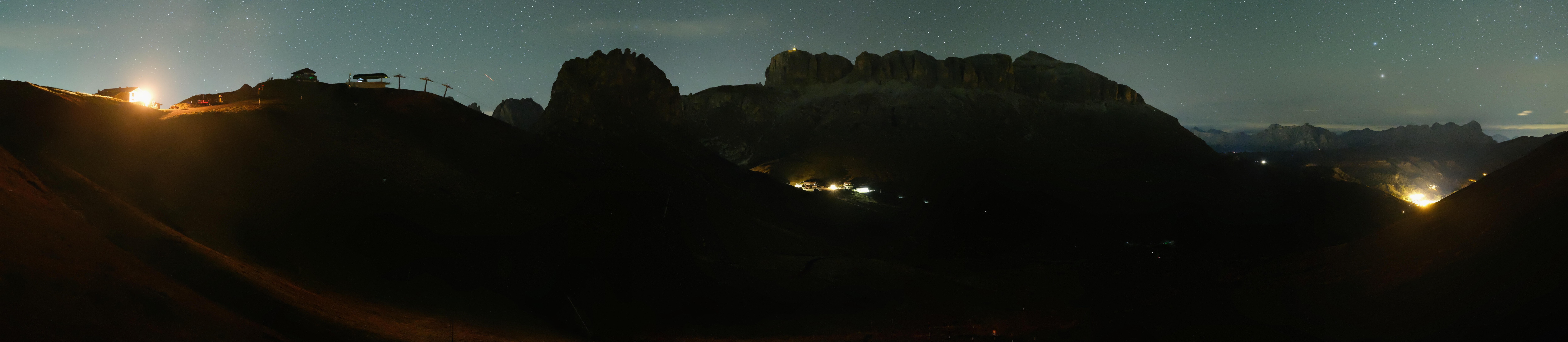 Archiv Foto Webcam Fassatal Panorama - Pordoi Pass