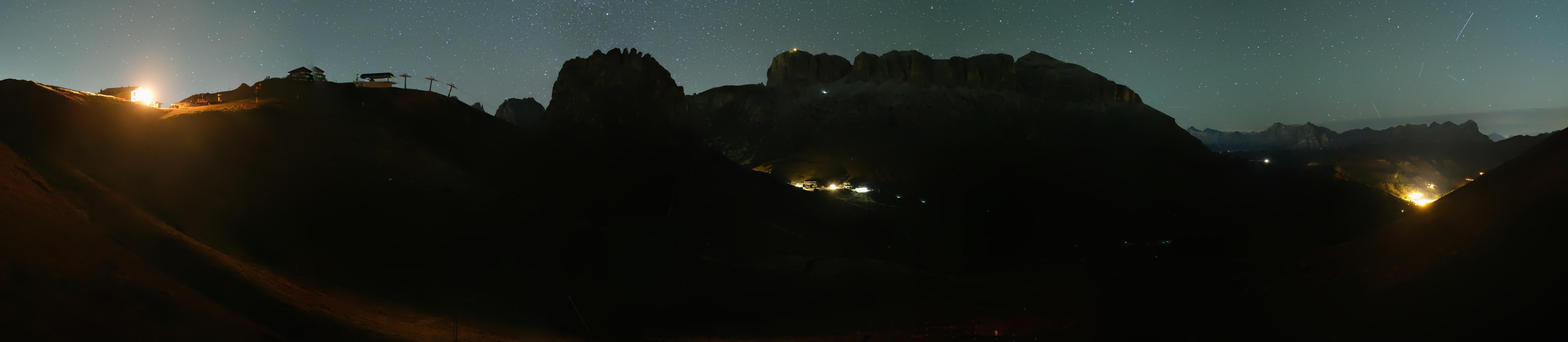 Archiv Foto Webcam Fassatal Panorama - Pordoi Pass