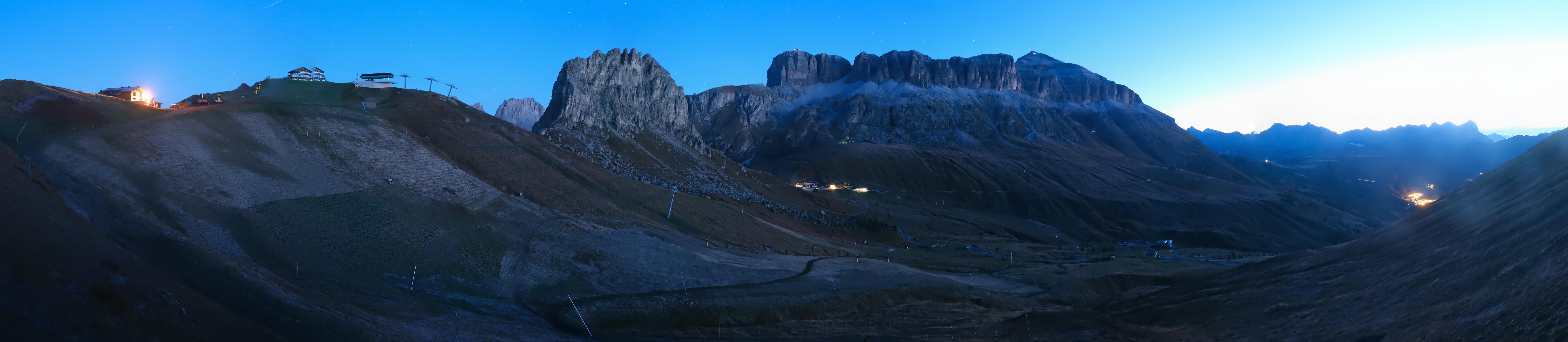 Archiv Foto Webcam Fassatal Panorama - Pordoi Pass