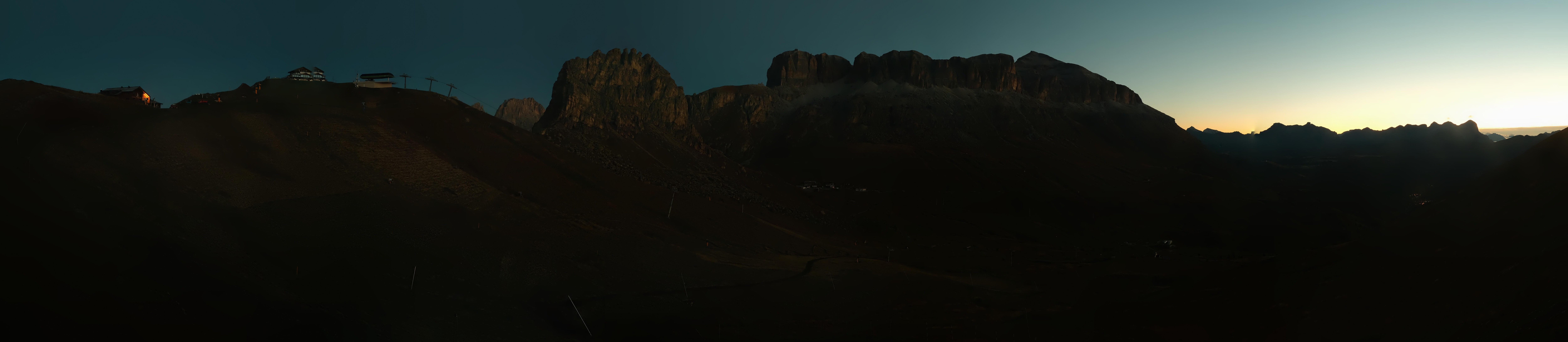 Archiv Foto Webcam Fassatal Panorama - Pordoi Pass
