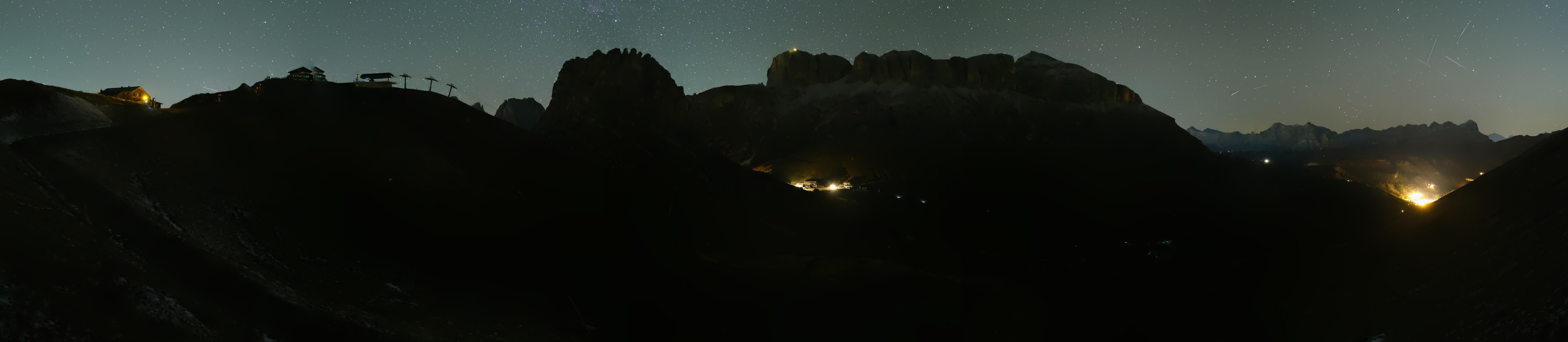Archiv Foto Webcam Fassatal Panorama - Pordoi Pass