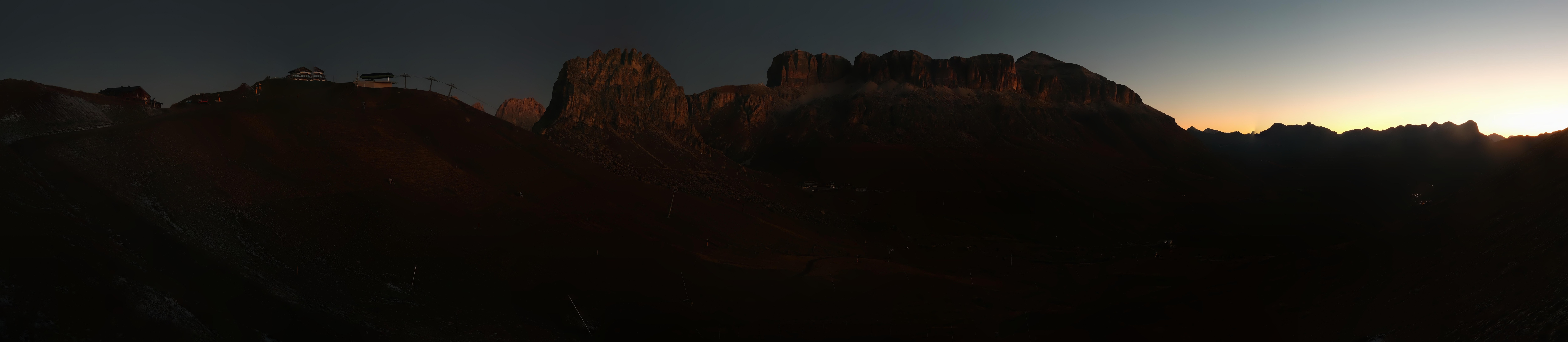 Archiv Foto Webcam Fassatal Panorama - Pordoi Pass