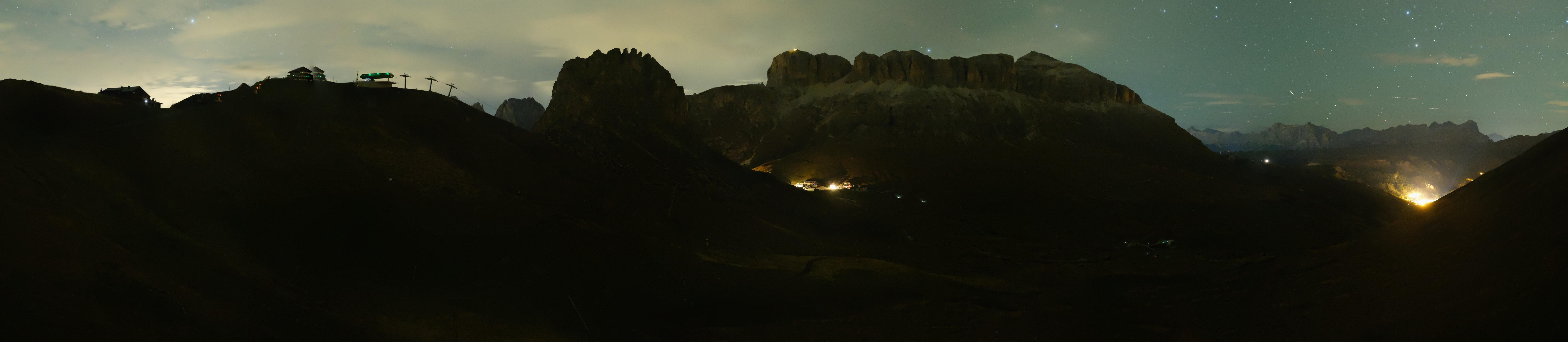 Archiv Foto Webcam Fassatal Panorama - Pordoi Pass