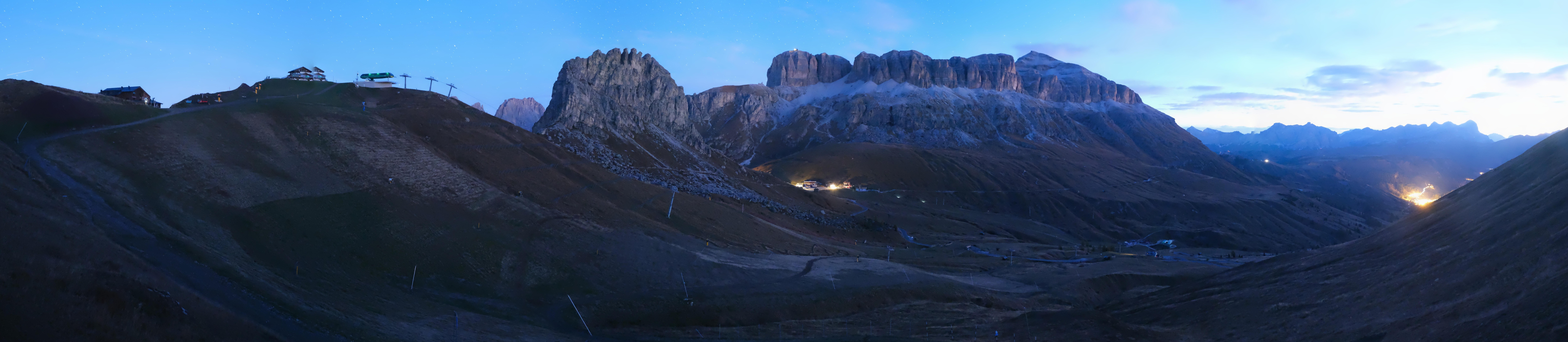 Archiv Foto Webcam Fassatal Panorama - Pordoi Pass